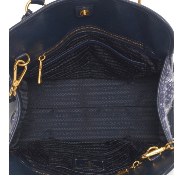Prada blue and white tweed bag - Picture 3 of 4